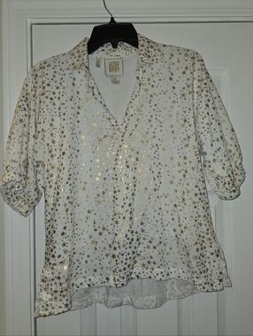 Emily McCarthy Metallic Gold Star Print White V-Neck Blouse